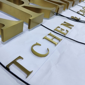 Letras de Canal <span class=keywords><strong>LED</strong></span> con Logotipo Dorado Koncept, Letrero Luminoso <span class=keywords><strong>LED</strong></span> para Exteriores, Letras 3D, Letreros para Tiendas, Letreros Retroiluminados para Empresas - Product Image 2