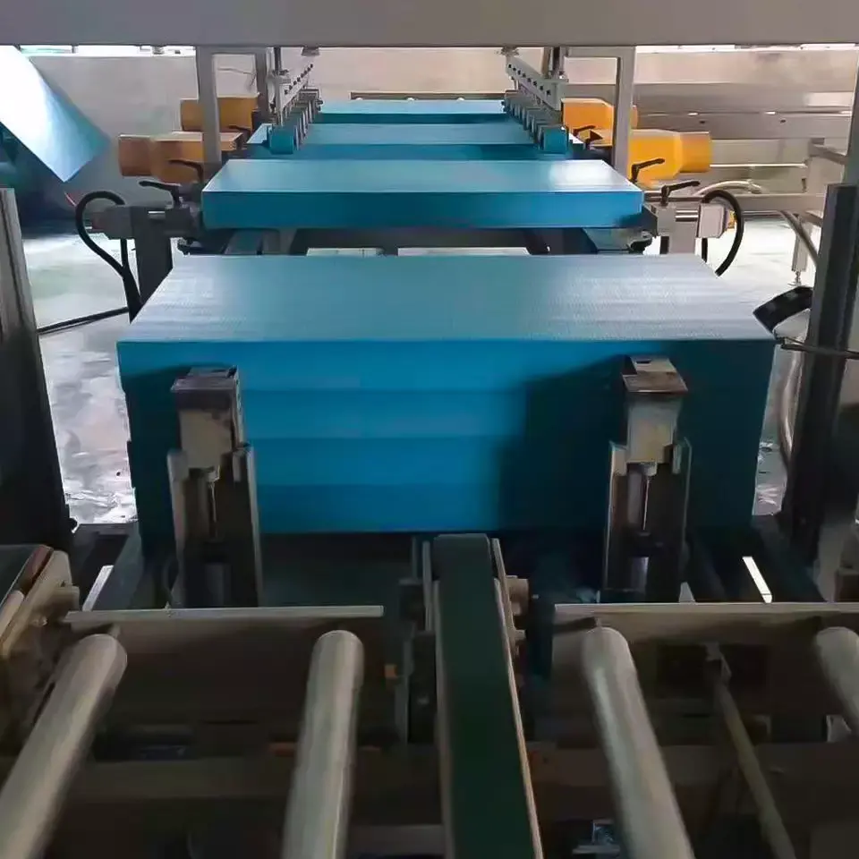 Extruder Machine Voor Polystyreen Board Xps Foam Panel Maken Machine Extrusie Schuimende Xps Geïsoleerde Plaat Productielijn