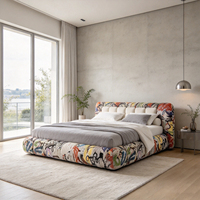 Cadre de lit rembourré en tissu coloré style graffiti, lit incurvé pour chambre à coucher moderne de luxe, mobilier de maison