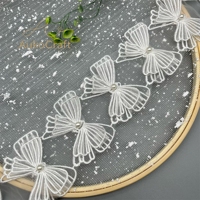 Ruban de dentelle en polyester soluble dans l'eau, motif floral moelleux, exquis, 3D, fait main, orné de perles, pour robe de mariée pour enfants
