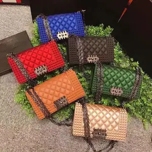 नई रंग महिलाओं के पर्स श्रृंखला मैट पाले सेओढ़ लिया ताला जेली हैंडबैग Crossbody बैग