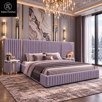 Lit King Size Moderne de Luxe en Velours avec Tête de Lit Lumineuse, Ensemble de Chambre à Coucher, Solution de Mobilier Tout-en-un pour Projet de Villa
