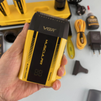 Ensemble d'outils de barbier professionnel VGR V-285 4 en 1, tondeuse à cheveux, rasoir, sèche-cheveux, kit de toilettage de salon avec base de charge