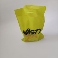 Sac de courses promotionnel personnalisable en polyéthylène CPE givré, fin, jaune, avec poignée découpée, imprimé en héliogravure, recyclable