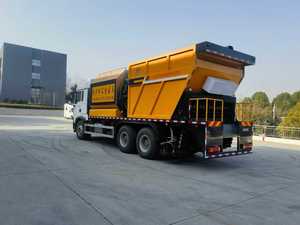 Camion synchrone de joint de <span class=keywords><strong>gravier</strong></span> HOWO 10 roues asphalte bitume synchrone puce scellant épandeur camion à vendre - Product Image 4