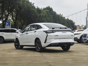 Compre Autos a Gasolina de China, Dongfeng AEOLUS YiXuan, Sedán de 5 Plazas, 180 km/h, Tracción Delantera, Autos Usados Baratos de China en Venta - Product Image 6