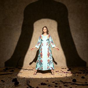 Robe Abaya de luxe en polyester imprimé pour femmes musulmanes, vente en gros personnalisée - Product Image 1