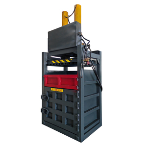 Presse hydraulique verticale pour le compactage du papier usagé, du film et des <span class=keywords><strong>vieux</strong></span> vêtements. - Product Image 1