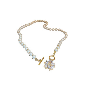 <span class=keywords><strong>Collar</strong></span> de perlas de enlace de bloqueo de corazón de gama alta Retro francés para mujer <span class=keywords><strong>collar</strong></span> de perlas <span class=keywords><strong>con</strong></span> incrustaciones de diamantes <span class=keywords><strong>con</strong></span> colgante de corazón de flor - Product Image 5