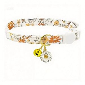 Cute Flower Pendant Kitten <b>Collar</b> <b>Cats</b> Festive Pet Supplies for New Year and Thanksgiving - Product Image 1