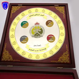 Produsen Shenzhen Oman Souvenir Piala Kayu Plak Pelindung Kayu MDF Penghargaan Plak