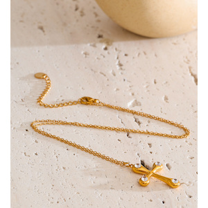 Collar con Colgante <span class=keywords><strong>de</strong></span> Cruz Clásico JINYOU 5917, Chapado en <span class=keywords><strong>Oro</strong></span>, Acero Inoxidable con Incrustaciones <span class=keywords><strong>de</strong></span> Circonia Cúbica - Product Image 5