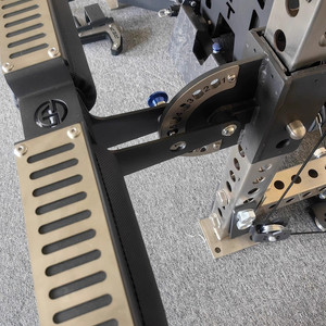 แผ่นวางขาปรับระดับได้สำหรับพาวเวอร์แร็คแบบหนัก - Product Image 5