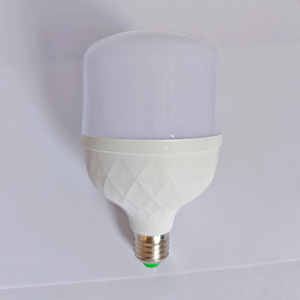 หลอดไฟ LED A19 ขั้ว E27 3000K แสงเดย์ไลท์ พร้อมเซ็นเซอร์ SMD ใช้ไฟ AC สำหรับคลังสินค้า คุณภาพสูง ขายส่ง - Product Image 1