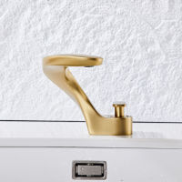 Robinet de lavabo élégant doré sur mesure, à poser sur le comptoir, style cascade, mitigeur en laiton à poignée unique pour salle de bain, vente en gros