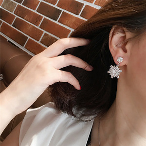 Orecchini Pendenti a Fiore di Ghiaccio per Donne, Gioielli Eleganti e Creativi per Uso Quotidiano - Product Image 2