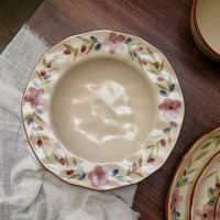 Vaisselle en céramique florale peinte à la main de style vintage français, ensemble exquis de tasse à café et soucoupe irrégulière faits à la main pour le thé de l'après-midi