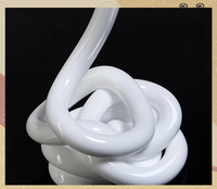 Colle liquide de formation de film en polyuréthane durable avec des propriétés de scellement et d'adhésion légèrement moussantes