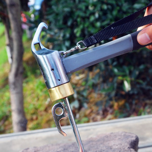 Marteau multifonctionnel en cuivre pour piquets de tente, avec manche recouvert de plastique, pour le camping, la randonnée, utilisation en toutes saisons - Product Image 3