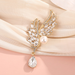 Broche de Alas de Ángel con Pedrería, Perla Dorada, Corsage de Boda, Pin de Moda para Mujer, 7.5x3cm - Product Image 2