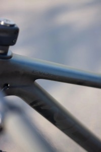 Bicicleta de Montaña Elite <span class=keywords><strong>SRAM</strong></span> AXS 12s de Fibra de Carbono, Sillín Impreso en 3D, Pedales Ordinarios Ultraligeros Premium para Carreras XC Avanzadas - Product Image 3