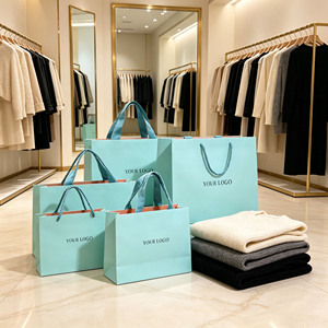 Bolsa de Papel con Diseño de Dibujos Animados, Moderna y Multicolor, para Regalos, Compras, Personalizable con Logotipo, Ideal para Fiestas, Panaderías y Tiendas de Ropa - Product Image 1