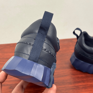 Baskets élégantes pour le quotidien, structure de cadre robuste, amorti de soutien tout au long de la journée, résistantes aux déchirures, construction stable, vintage, durable et cousue. - Product Image 6