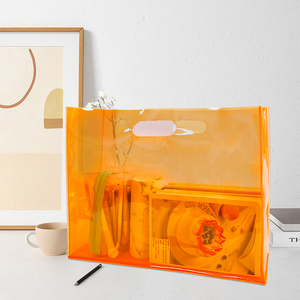 Sac de shopping tendance en PVC transparent orange découpé à la forme avec poignée, portable, étanche, pour la plage et la piscine, rangement pour articles de toilette - Product Image 3