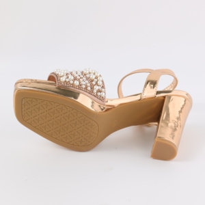 2025 estate nuova tendenza moda tacchi alti da donna suola in PVC colore <span class=keywords><strong>oro</strong></span> superiore <span class=keywords><strong>tacco</strong></span> <span class=keywords><strong>medio</strong></span> altezza (3cm-5cm) cinturino alla caviglia - Product Image 3