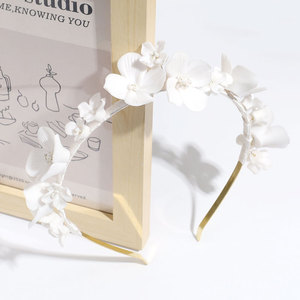 Serre-têtes de mariée romantiques <span class=keywords><strong>vintage</strong></span> élégants de luxe en alliage avec strass et perles en forme de fleur pour <span class=keywords><strong>mariage</strong></span>, anniversaire et fiançailles - Product Image 1