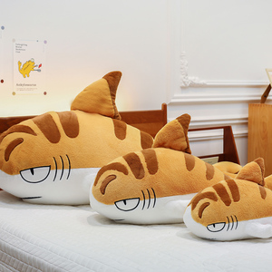 Hadiah lucu kucing hiu oranye besar, kucing hiu tiga bunga, kucing dan hiu dikombinasikan dengan boneka pendamping bantal besar - Product Image 3