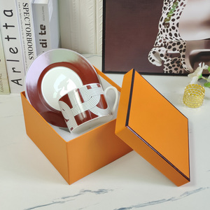 Vente flash : Ensemble de 4 pièces de vaisselle en céramique de luxe rouge de style nordique pour restaurant, avec boîte cadeau - Product Image 4