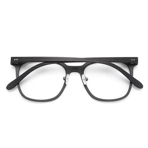Vente en gros de <span class=keywords><strong>lunettes</strong></span> personnalisées en usine, <span class=keywords><strong>lunettes</strong></span> tendance à marque privée, montures de <span class=keywords><strong>lunettes</strong></span> en fibre de carbone unie <span class=keywords><strong>pour</strong></span> hommes - Product Image 2