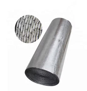 Isolation de toiture à bulles en aluminium résistant à la chaleur et au <span class=keywords><strong>feu</strong></span> pour bâtiments, rouleau de matériau <span class=keywords><strong>isolant</strong></span> à bulles en aluminium pour toiture d'entrepôt - Product Image 3