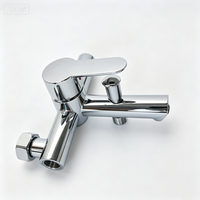 Mitigeur de bain et de douche moderne en acier inoxydable, robinet de bain chromé avec noyau en céramique, double fonction eau chaude et froide, fixation murale