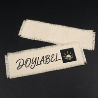 Étiquettes de vêtements en toile de coton 100% avec logo personnalisé imprimé à l'écran, design à bords effilochés faits à la main