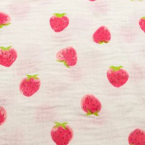 Personnalisé <span class=keywords><strong>pas</strong></span> <span class=keywords><strong>cher</strong></span> mignon fraise tissé 100% coton 115gsm doux <span class=keywords><strong>double</strong></span> <span class=keywords><strong>gaze</strong></span> tissu de mousseline pour les vêtements - Product Image 5