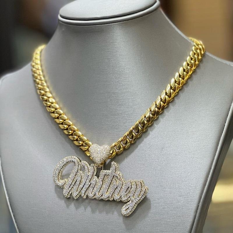 จี้ตัวอักษร