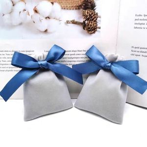 Sacs à cosmétiques en velours noir de luxe 7*9cm avec cordon de serrage, pochettes d'emballage cadeau en velours, logo personnalisé, recyclables, pour rouges à lèvres - Product Image 5
