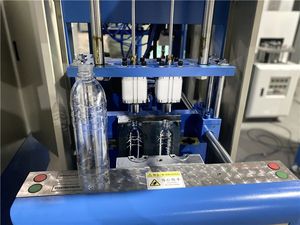 Machine de soufflage semi-automatique pour bouteilles d'eau en PET, fonctionnement stable, installation et entretien faciles - Product Image 3
