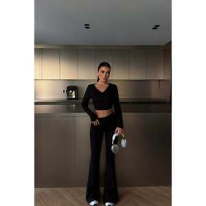 Ensemble noir pour femmes Aesop's - Product Image 1