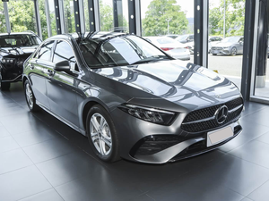 2025 Benz conducción <span class=keywords><strong>a</strong></span> la izquierda Turbo automático 136 caballos de fuerza sedán <span class=keywords><strong>compacto</strong></span> con asientos de cuero R17 cámara trasera coche usado para ventas - Product Image 4