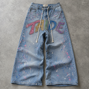Jean Baggy TaiDe Certifié GRS avec Strass, Lettres Arc-en-ciel et Effet Peinture Éclaboussée, Coupe Large, Taille à Cordon, Style Streetwear, Vente en Gros - Product Image 1