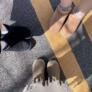 Short Snow Boot with Comfortable Leather Insole - Product Image 5