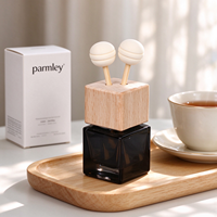Nouveau design diffuseur de parfum personnalisé rechargeable, flacon en verre dépoli carré 8ml, diffuseur de parfum suspendu pour voiture, coloré