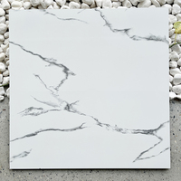 Carreaux de sol en porcelaine effet marbre 60x60 (600x600) blancs polis pour intérieur, idéaux pour le salon - Prix abordable