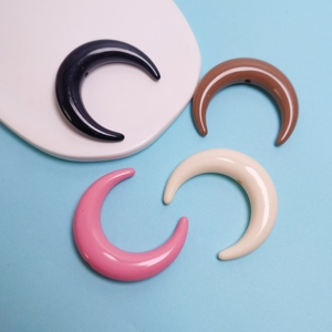 100 pièces/sac Perles intercalaires en vrac en forme de <span class=keywords><strong>lune</strong></span>, couleurs assorties, breloques pour stylos, décoration DIY, fournitures de fabrication de bijoux - Product Image 3