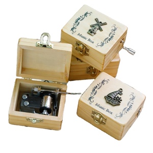 Caja de Música de Madera Hecha a Mano Sky City, Bonita Caja de Música de Madera con Manivela, Torre Boutique, Regalos de Cumpleaños, Linda Caja de Música de Animales - Product Image 1