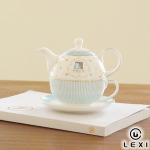 <span class=keywords><strong>Set</strong></span> di Teiera e <span class=keywords><strong>Tazze</strong></span> in Porcellana Bone China di Lusso <span class=keywords><strong>con</strong></span> Bordo Dorato e Design a Pois per Tè del Pomeriggio Inglese e Regalo di Nozze - Product Image 3