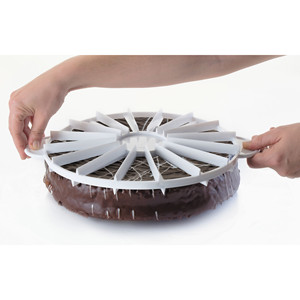 Strumento per decorare torte con design a raggi e manico - Product Image 3